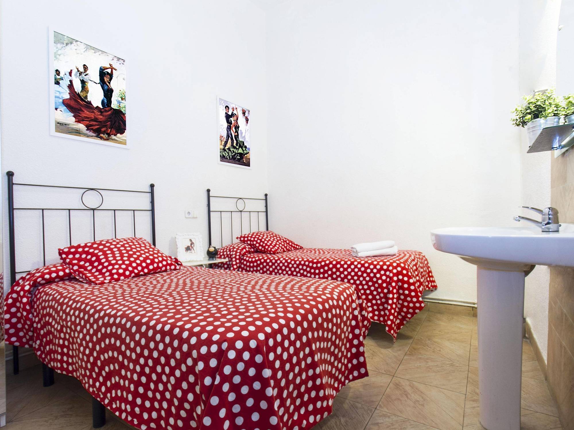 Hostal Bahia Madrid Luaran gambar